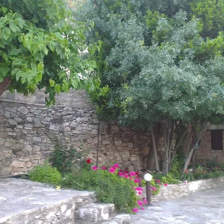 Πανσιόν Episkopi Heights *